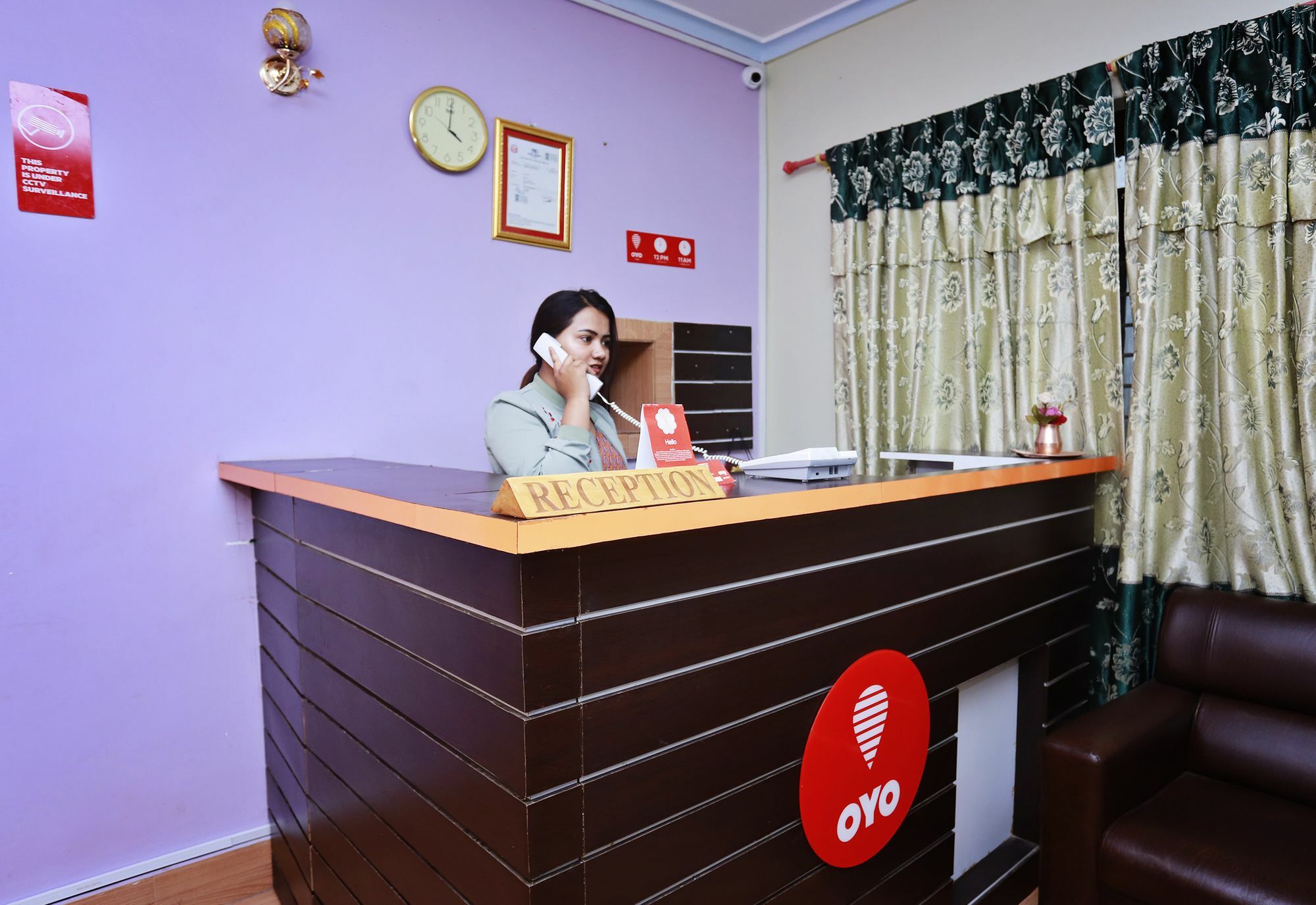 Oyo 575 Api Suites 博卡拉 外观 照片
